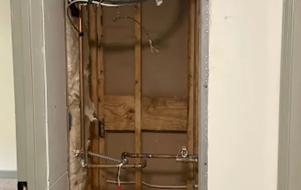 Burst Pipe Damage Cleanup in Santa Monica, CA